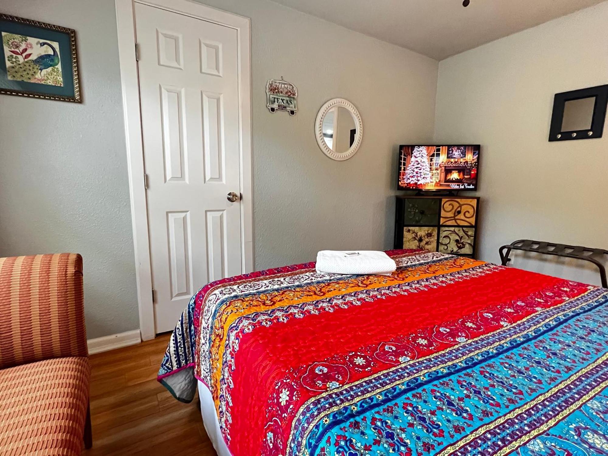 Boho Bliss- Cozy Private Room 2 Miles From Alamodome! 圣安东尼奥 外观 照片