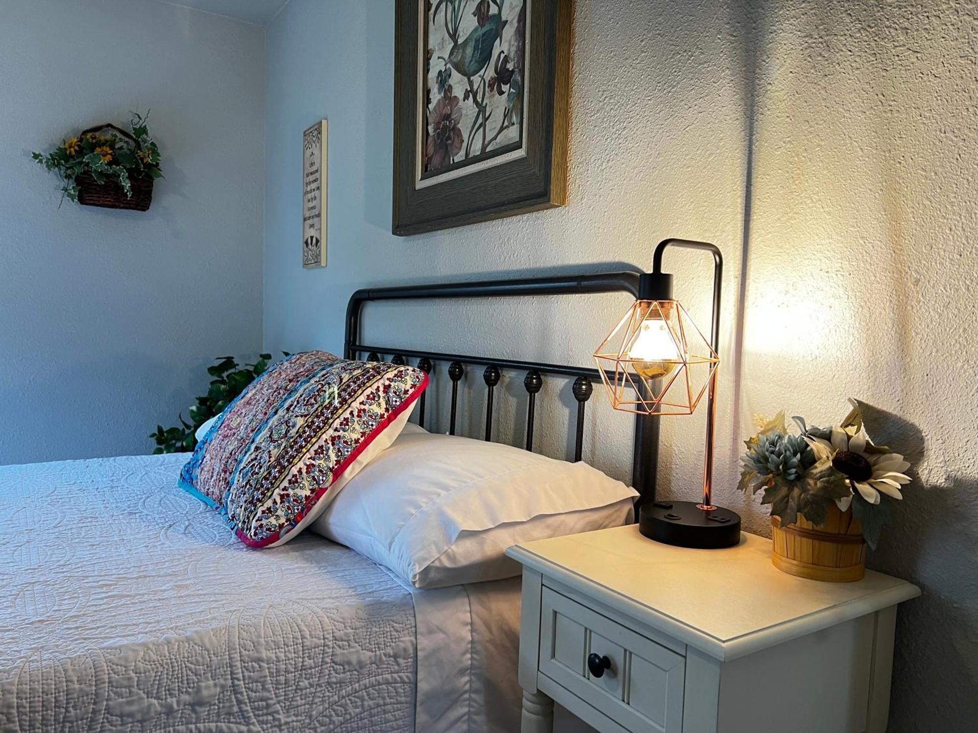 Boho Bliss- Cozy Private Room 2 Miles From Alamodome! 圣安东尼奥 外观 照片